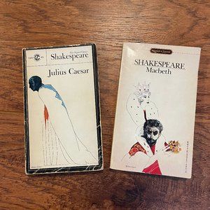 Vintage Softcover Signet Classic William Shakespeare, Macbeth and Julius Caesar